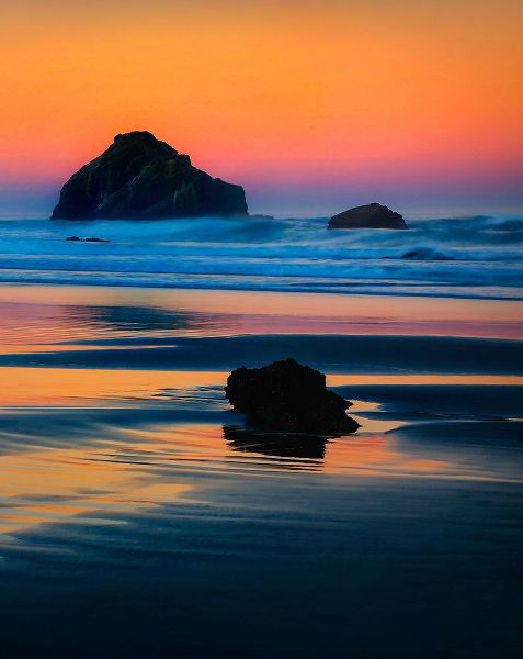Oregon-Bandon Face Rock sea stack at sunset